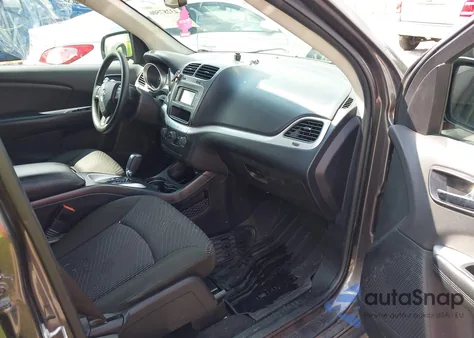 2020 Dodge Journey Se Value z USA, uszkodzony, nr VIN 3C4PDCAB1LT276750